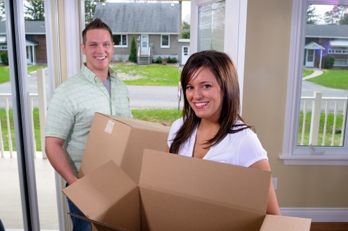 Removal truck hire support for a Shepherds Bush home move