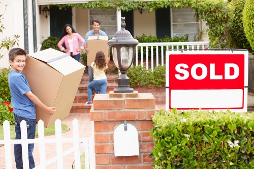 Efficient Shepherds Bush removal van service for smooth moving day